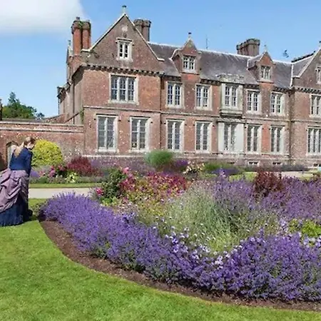 The Gardeners At Wells House Holiday home Glenranny